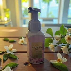 Bath & Body Works‎ Vanilla Ease Gentle Clean Foaming Hand Soap 8.75 oz Lavender